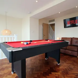 Holiday home Luxury 4 Bedroom 4 Ensuite In Penarth, Cardiff